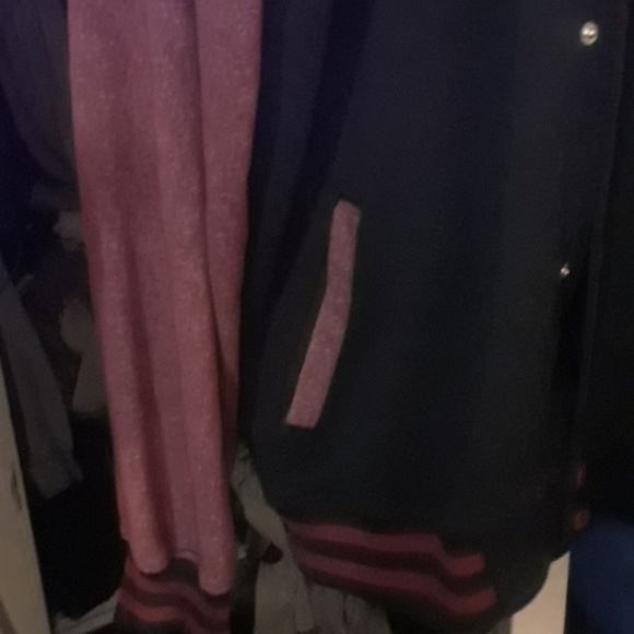 Dead pool jacket - Picture 2 of 3